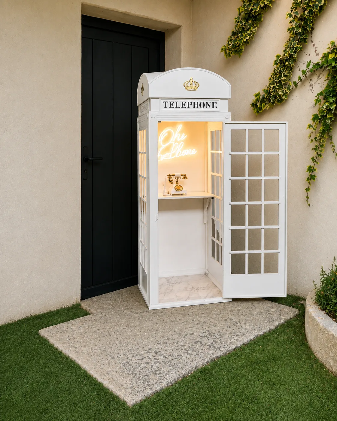 Cabine téléphonique londonienne blanc