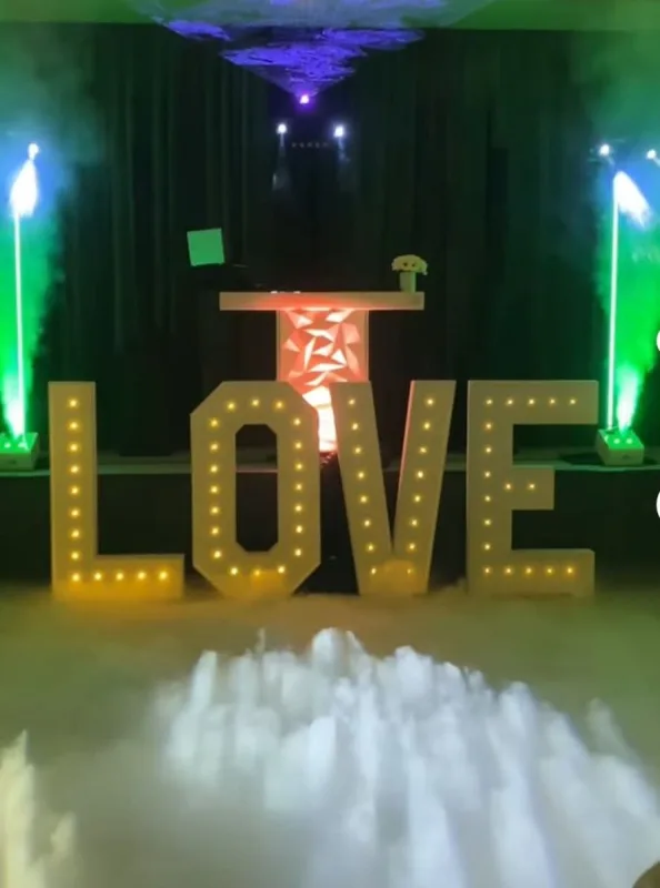 Lettre LOVE géante 120cm