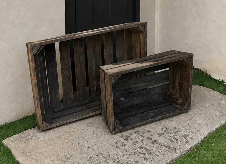 Petite caisse en bois brut