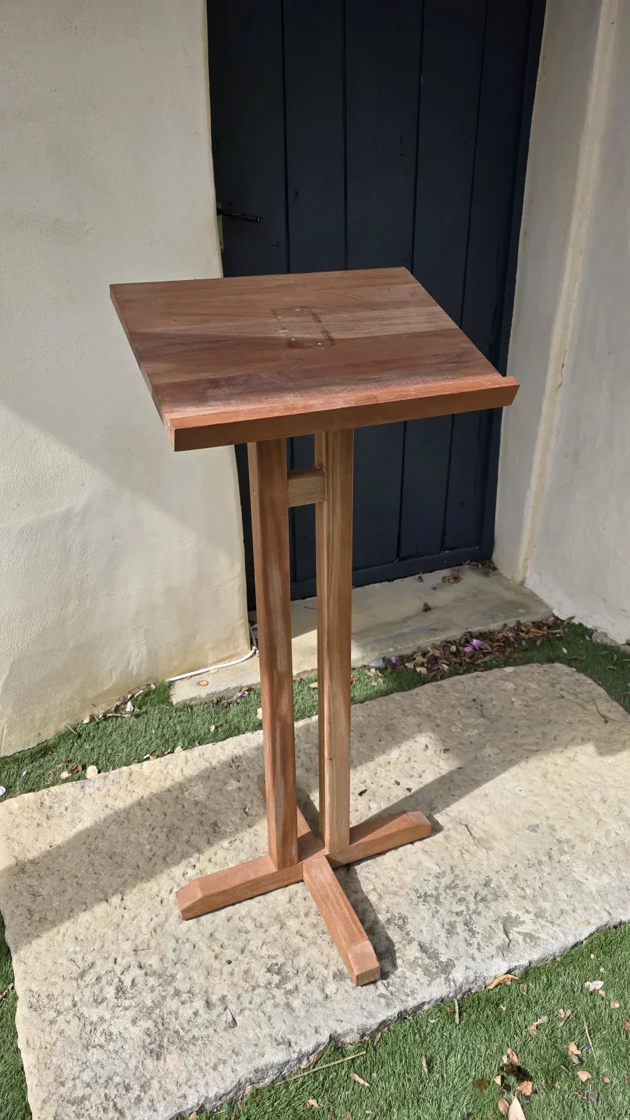 Pupitre en bois naturel